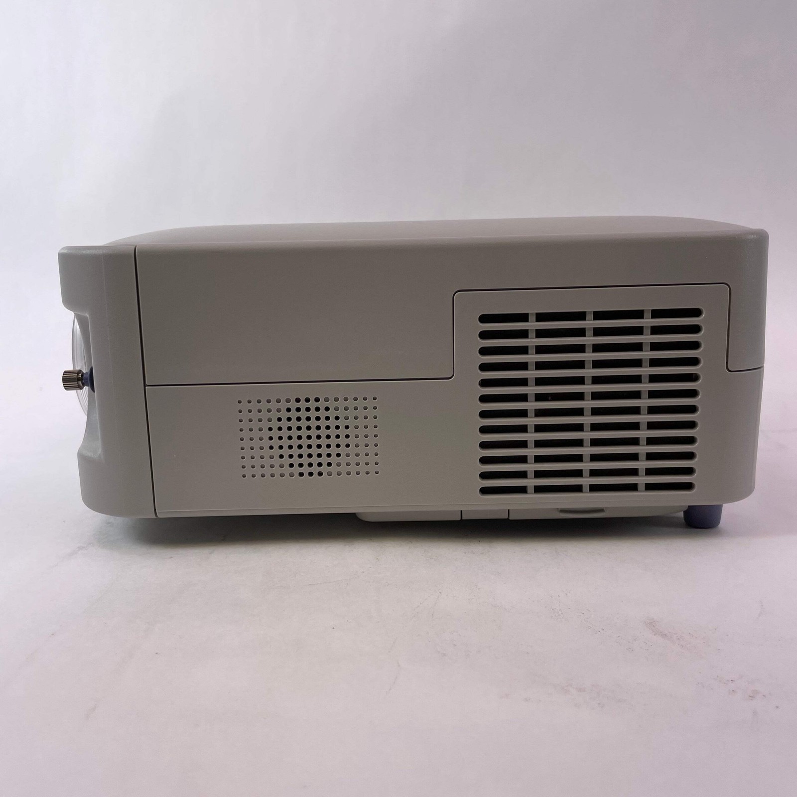 Sharp Notevision PG-B10S LCD Portable Projector