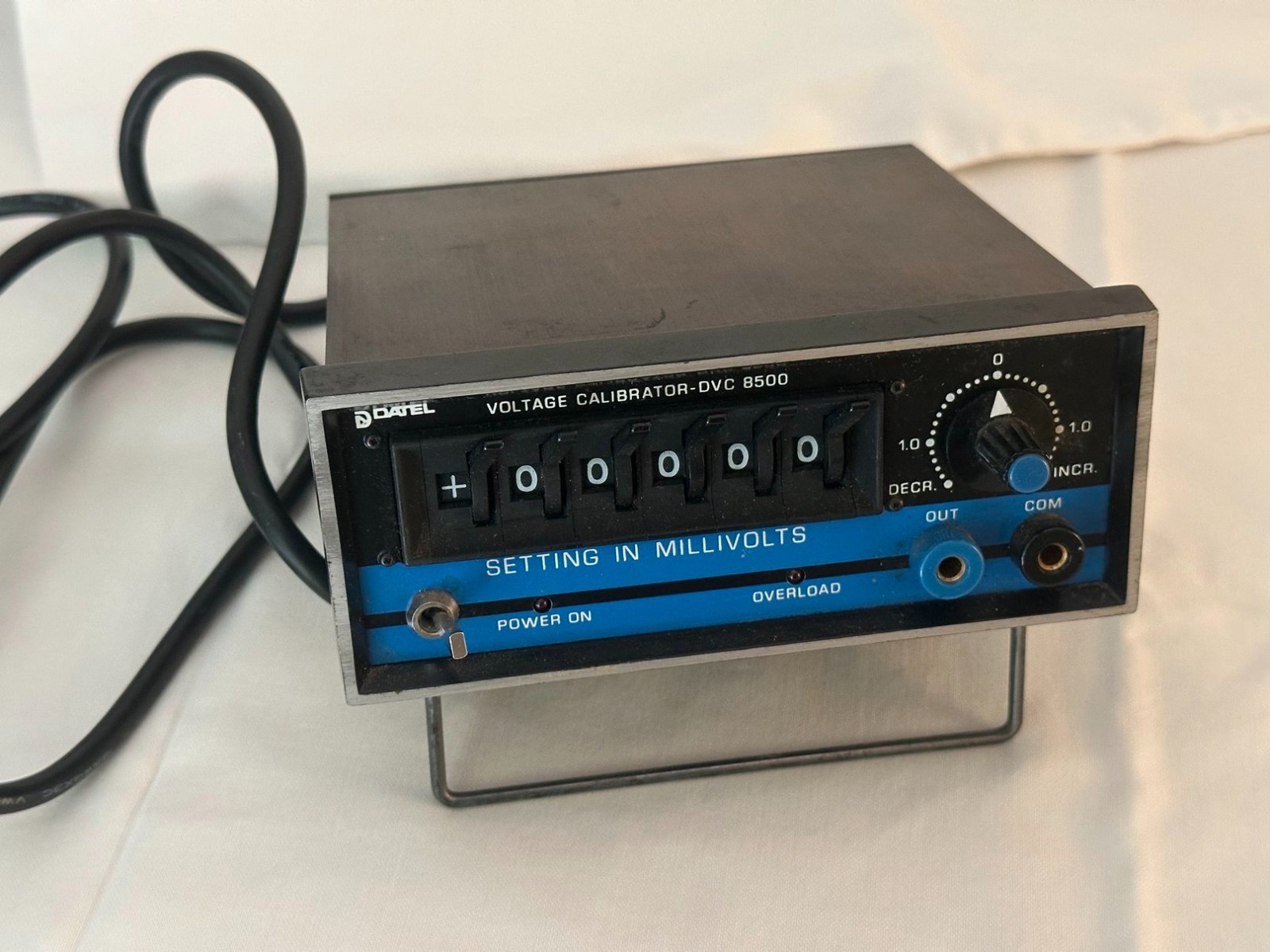 Datel DVC 8500/8500A Voltage Calibrator