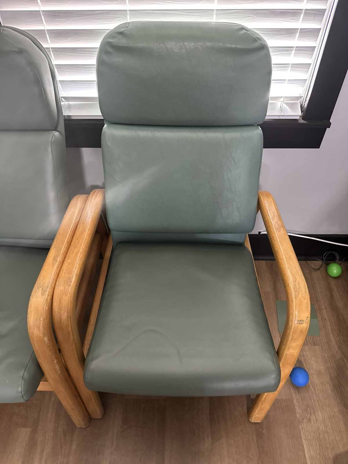 Vintage Hill Rom By Boltaflex Patient Chair With Removable Seat Coushion