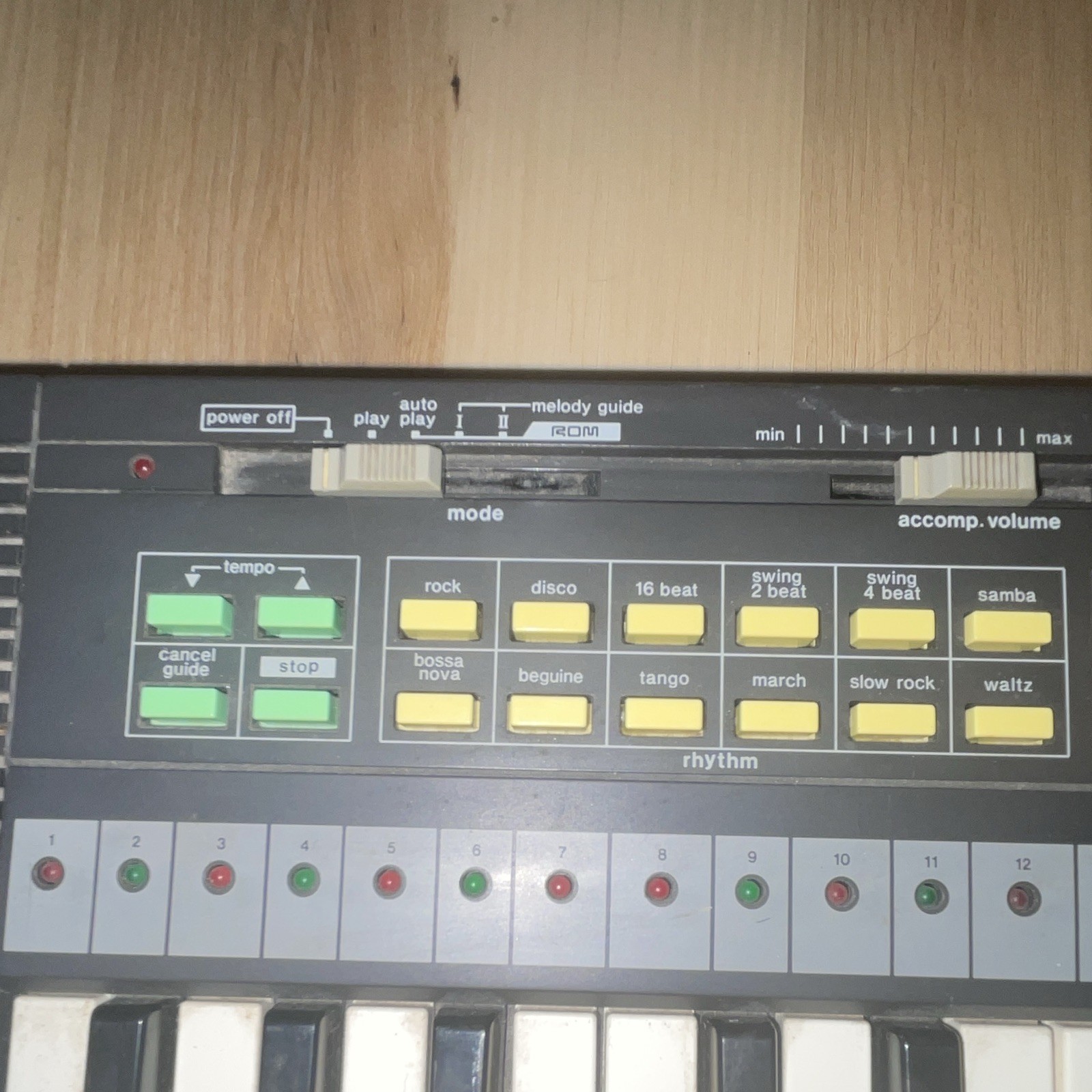 Casio Casiotone MT-18 32-Key Electronic Keyboard, Battery, Speaker, ROM