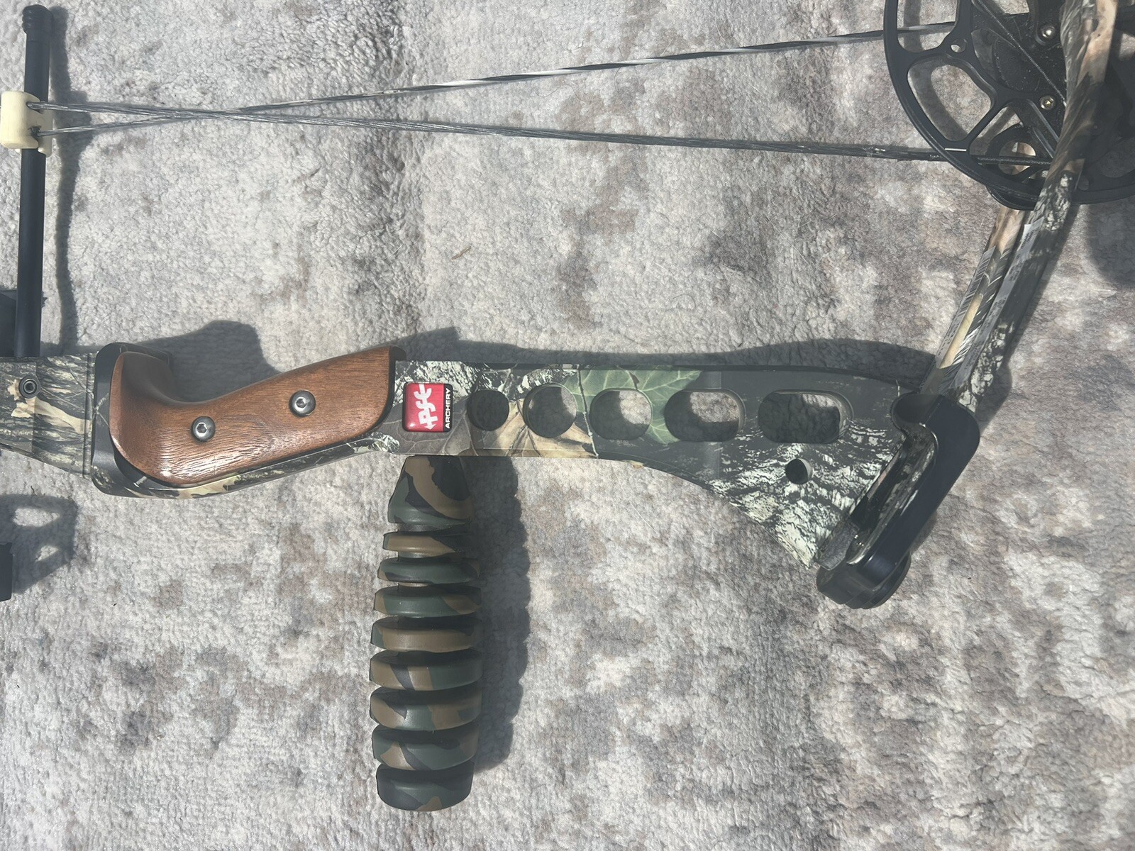 Used PSE compound bow right hand with case & more