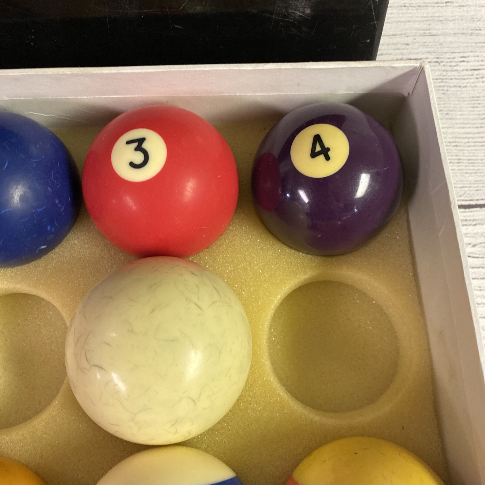 11 Victor Pool Balls Billiard with Box Not complete FAST SHIPPING!￼!!!