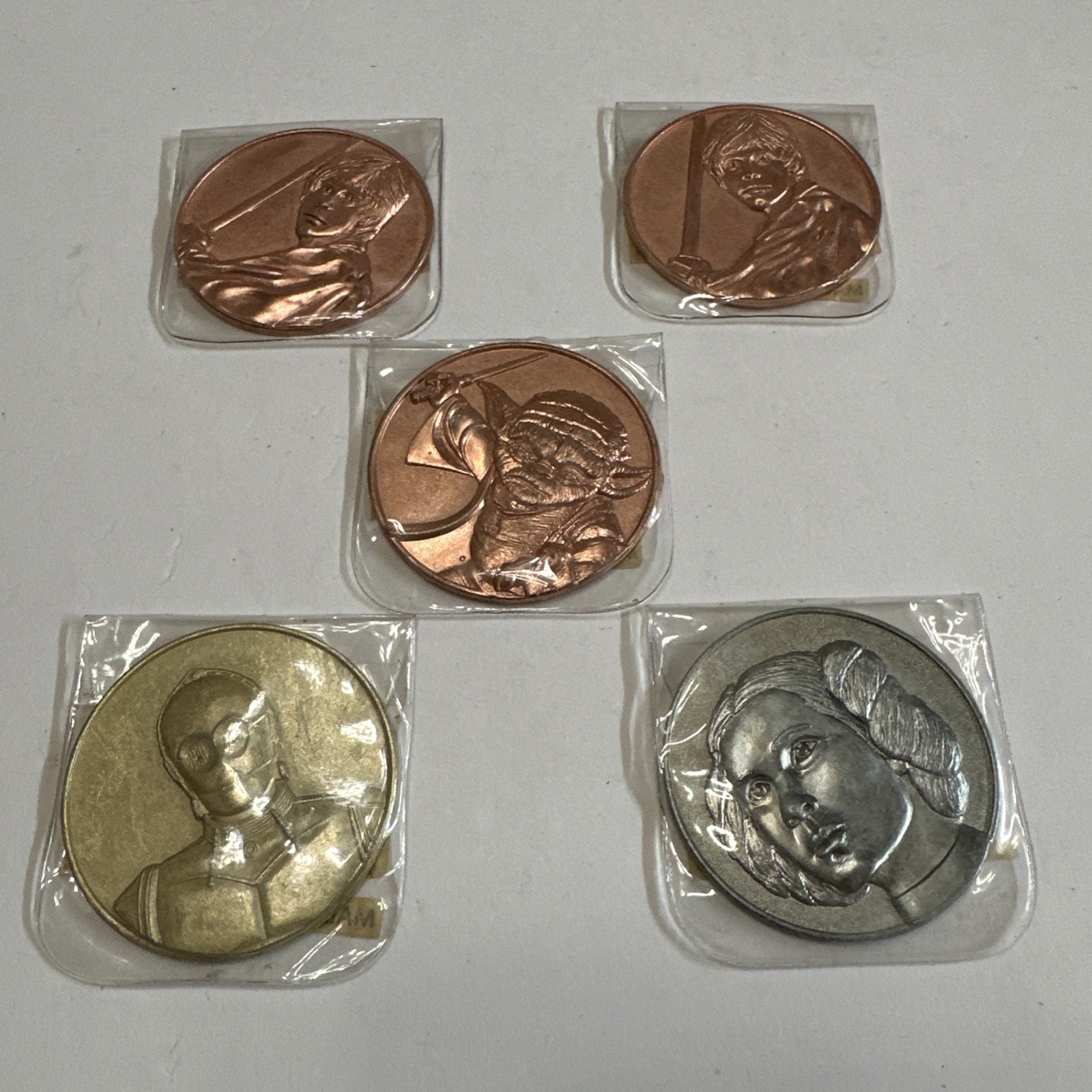 RARE Star Wars Luke Skywalker Yoda C3PO Leia Collectible Coin Set Lucasfilm 2005