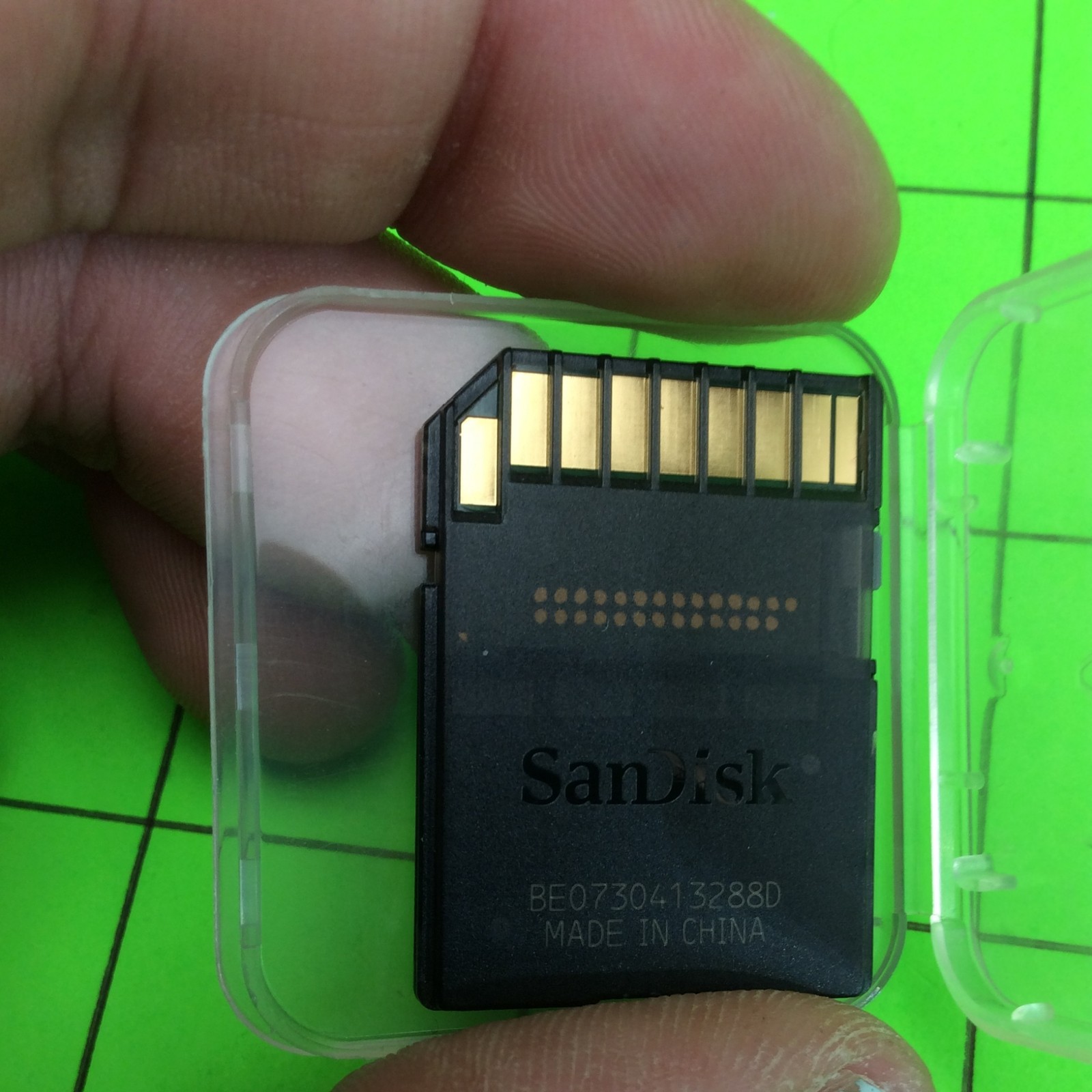 Camera Sandisk 2 GB Memory