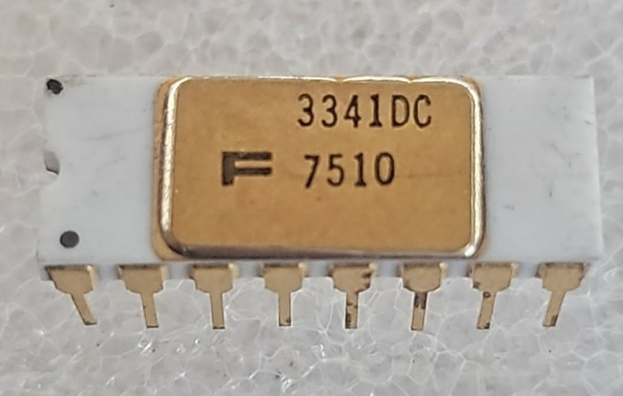 Rare White Gold Ceramic FAIRCHILD MOS Memory IC FIFO 4 Bit IC 3341DC RAM MEMORY