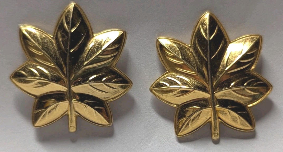 50s 60s Vietnam Period US Navy Lt Cmdr Gilt Leaf Rank Pr - "228" 1/20 10K GF  CB