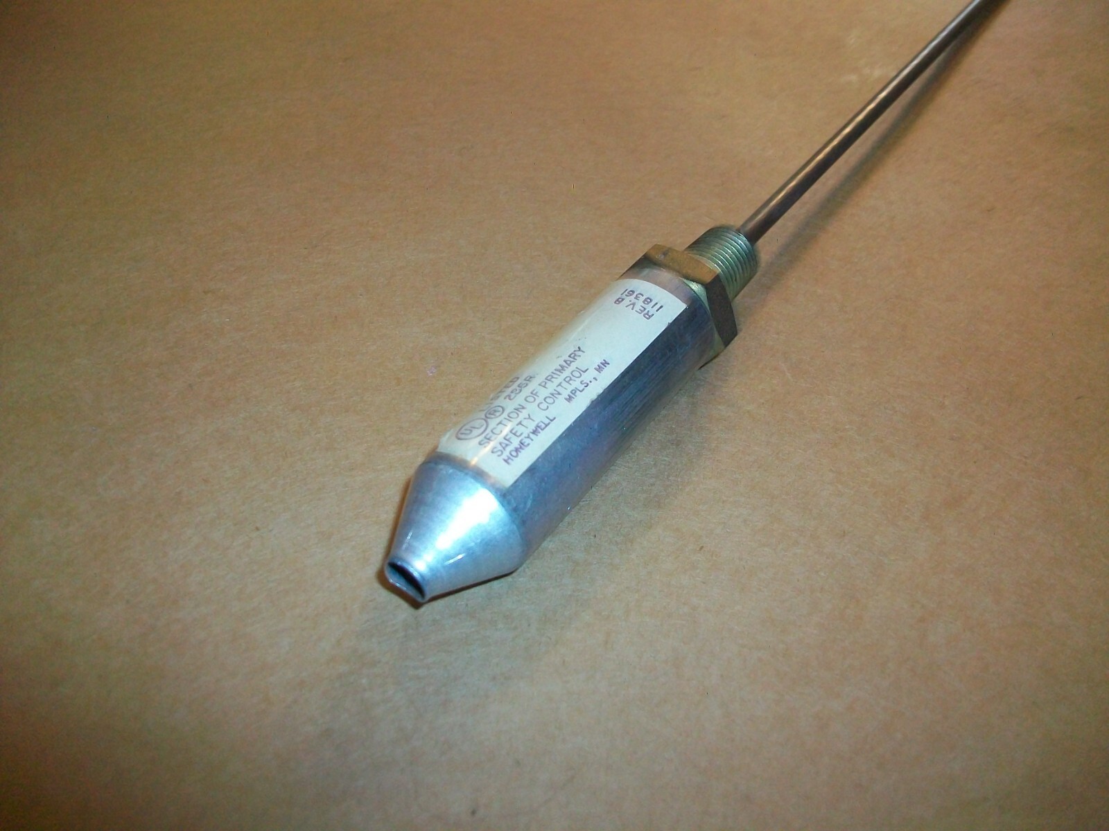 Honeywell Flame Sensor C7008A 1018 NEW