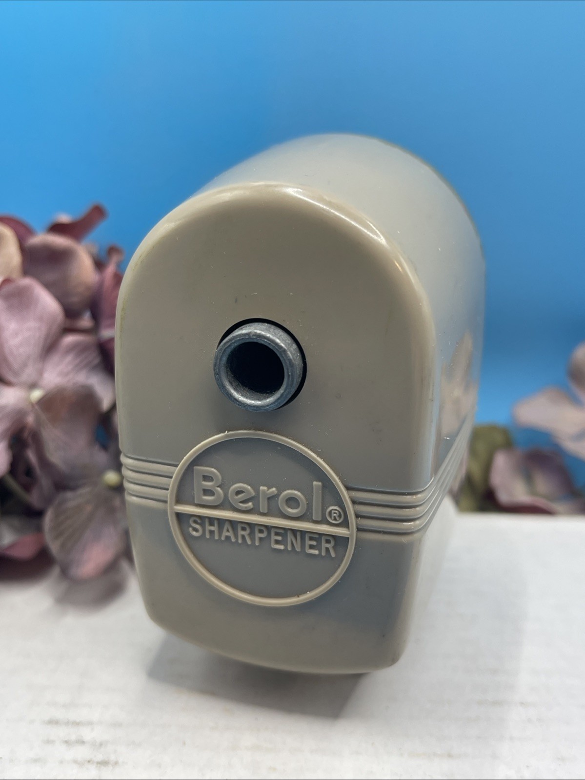Vintage BEROL One Hole Pencil Sharpener Hand Crank Manual Wall Mount USA