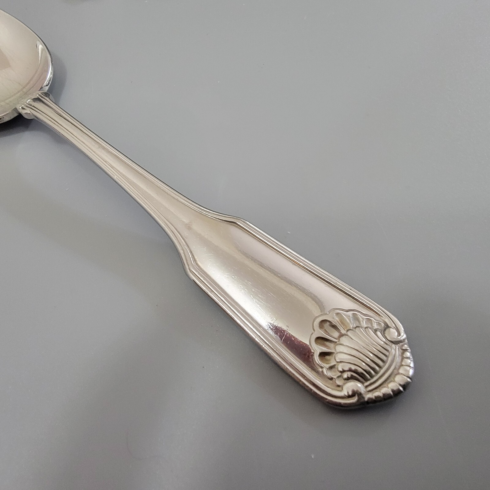 Oneida CLASSIC SHELL C Stainless Cube Flatware Silverware Glossy UCHOOSE   1625