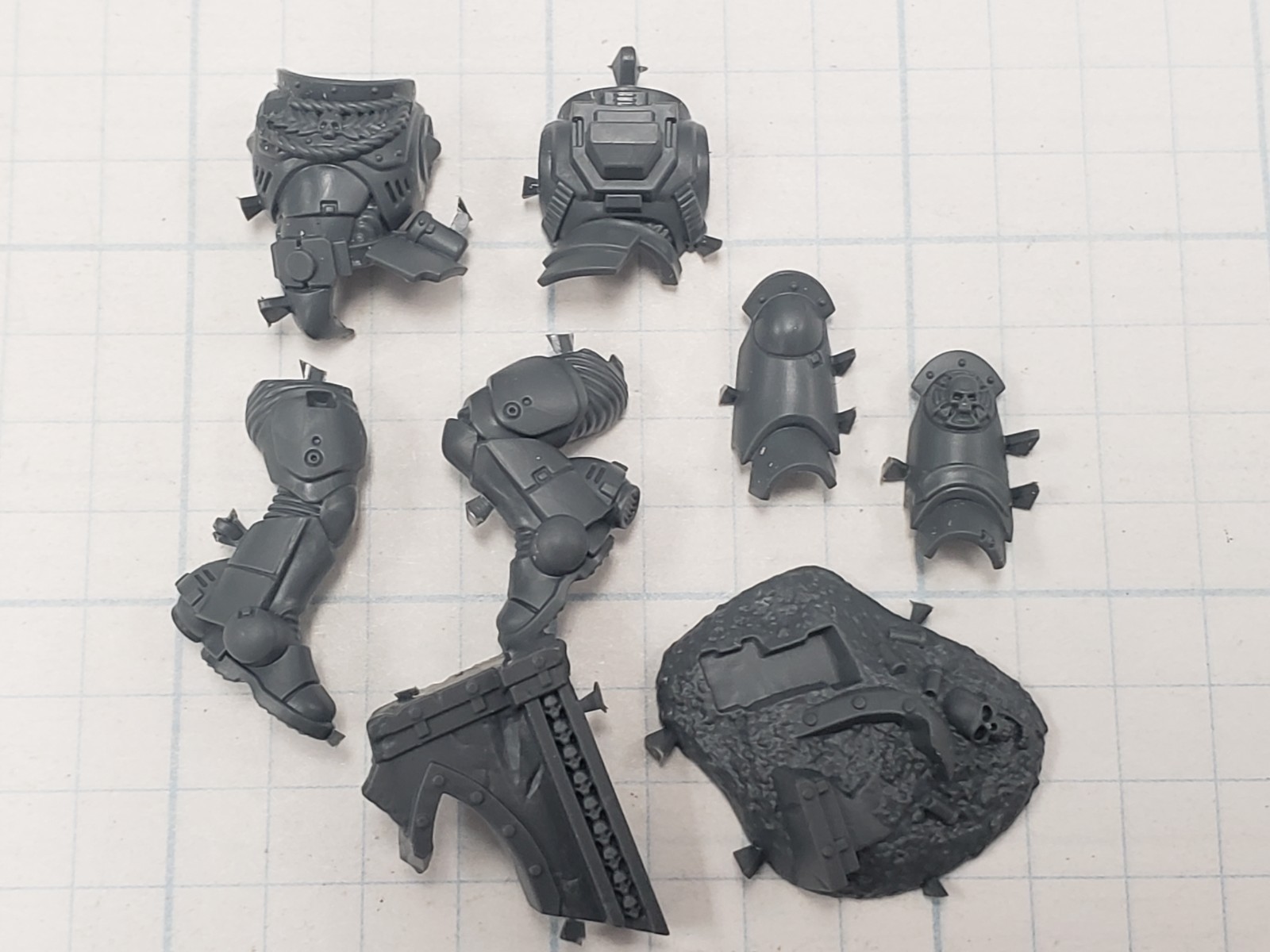 40k Space Marines Bits Jump Pack Captain B Jumping Torso Legs w Terrain Set #01