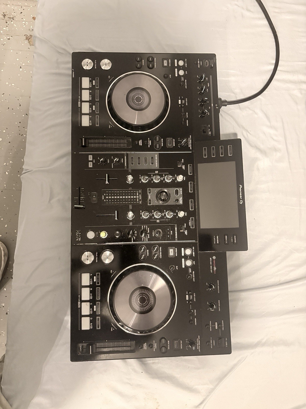 Pioneer DJ XDJ-RX Double Deck Controller, Dual Jog Wheels, Display, Black