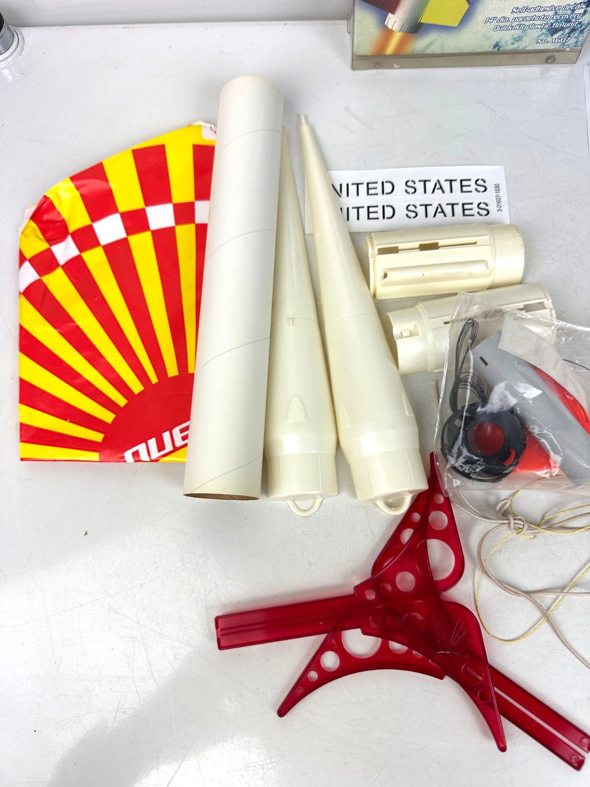 Quest Nike Smoke #1607 Flying Rocket Kit