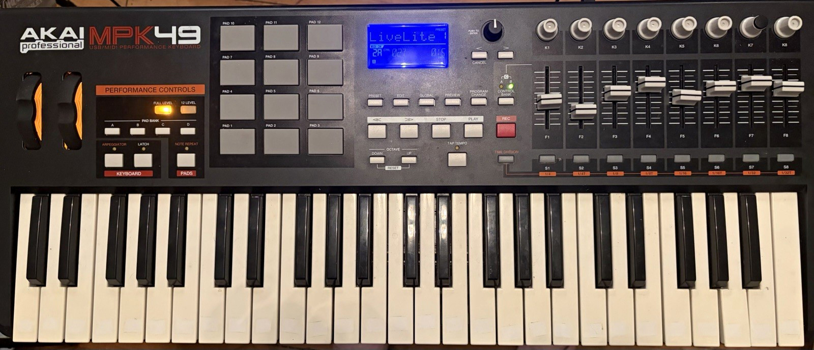 Akai MPK49 USB MIDI Keyboard Controller Fully Tested Works Great Pads Knobs