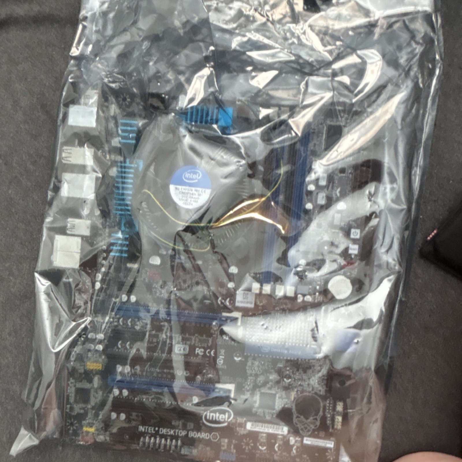 Intel DP67BG Extreme Series Desktop Board ATX Motherboard & CPU Combo4 RAM Slots