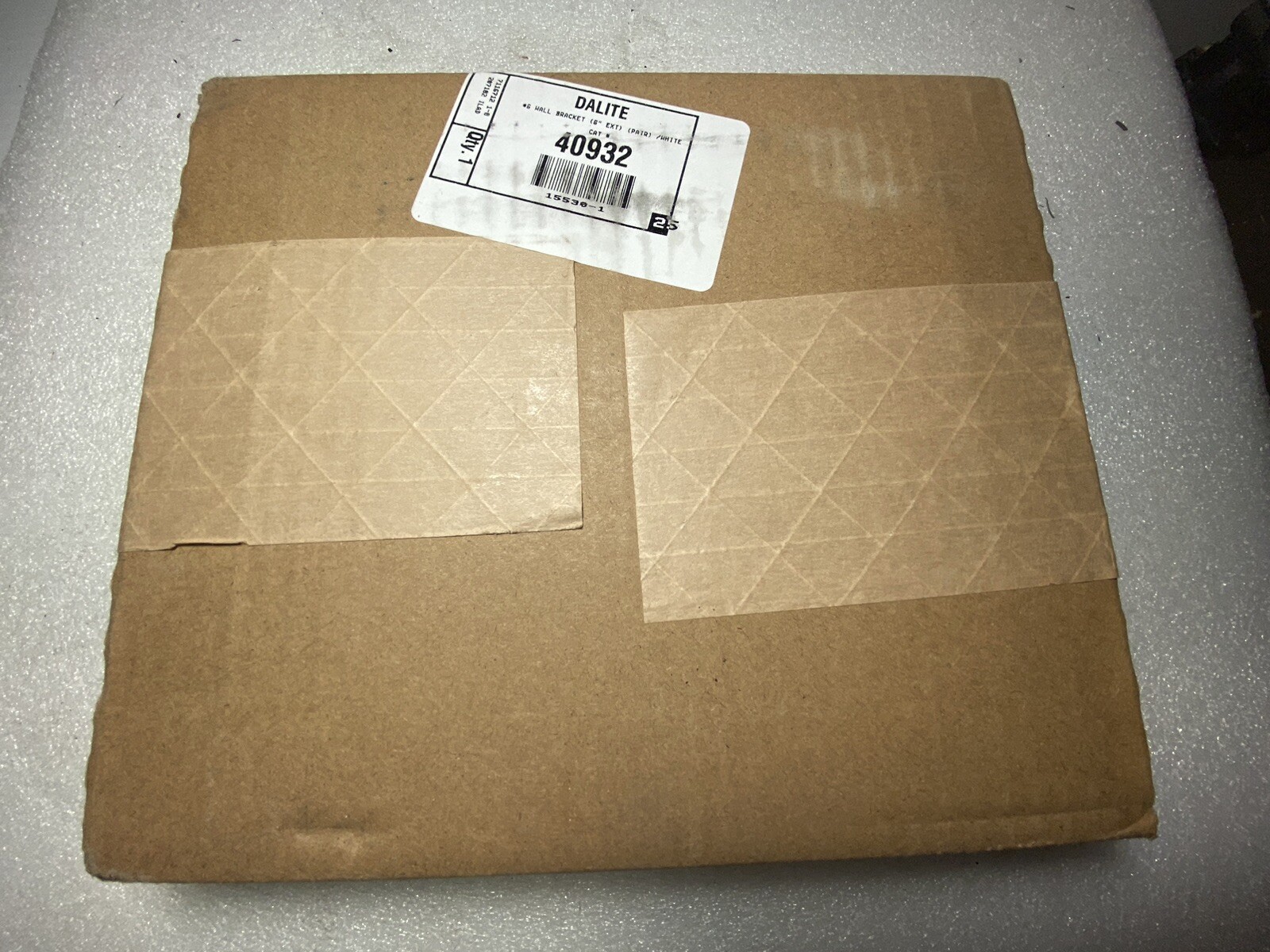Da-Lite 40932 #6 Wall Mount Brackets (Extends 6"), Pair, White, New in Box