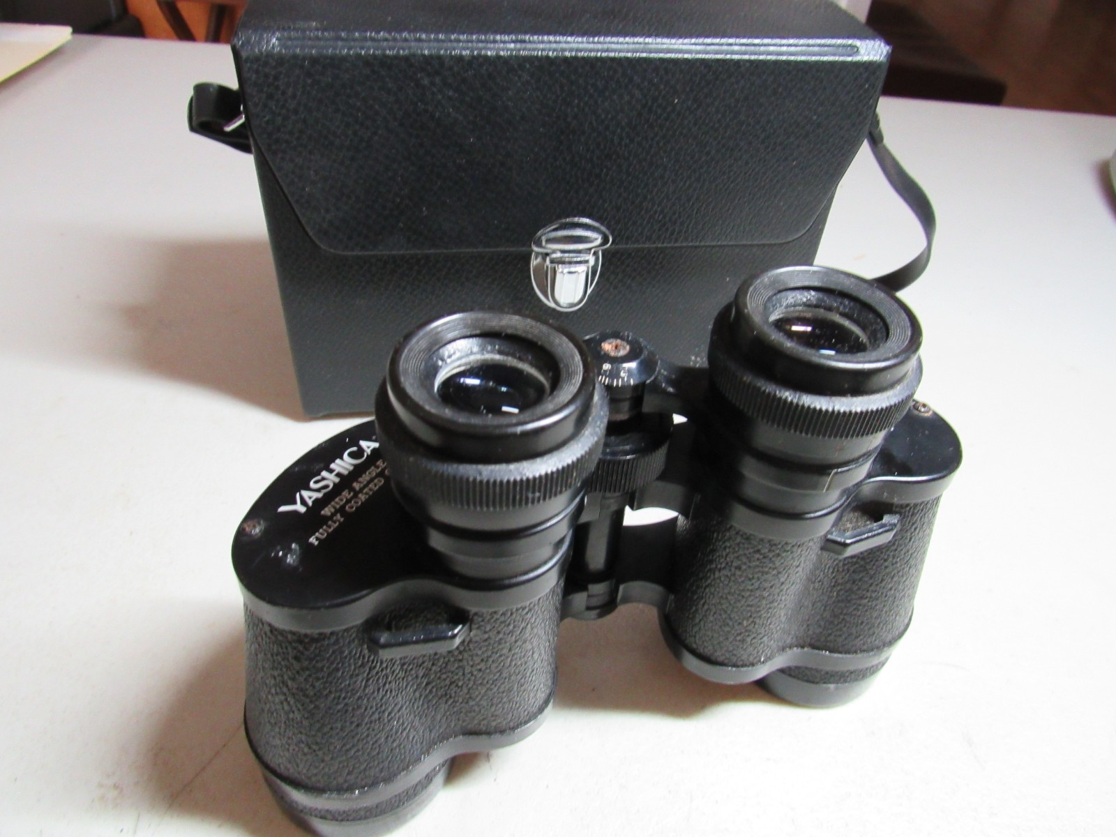 YASHICA WIDE ANGLE BINOCULARS 7 X 35 =10* full coated optics -to 1000 yards =box