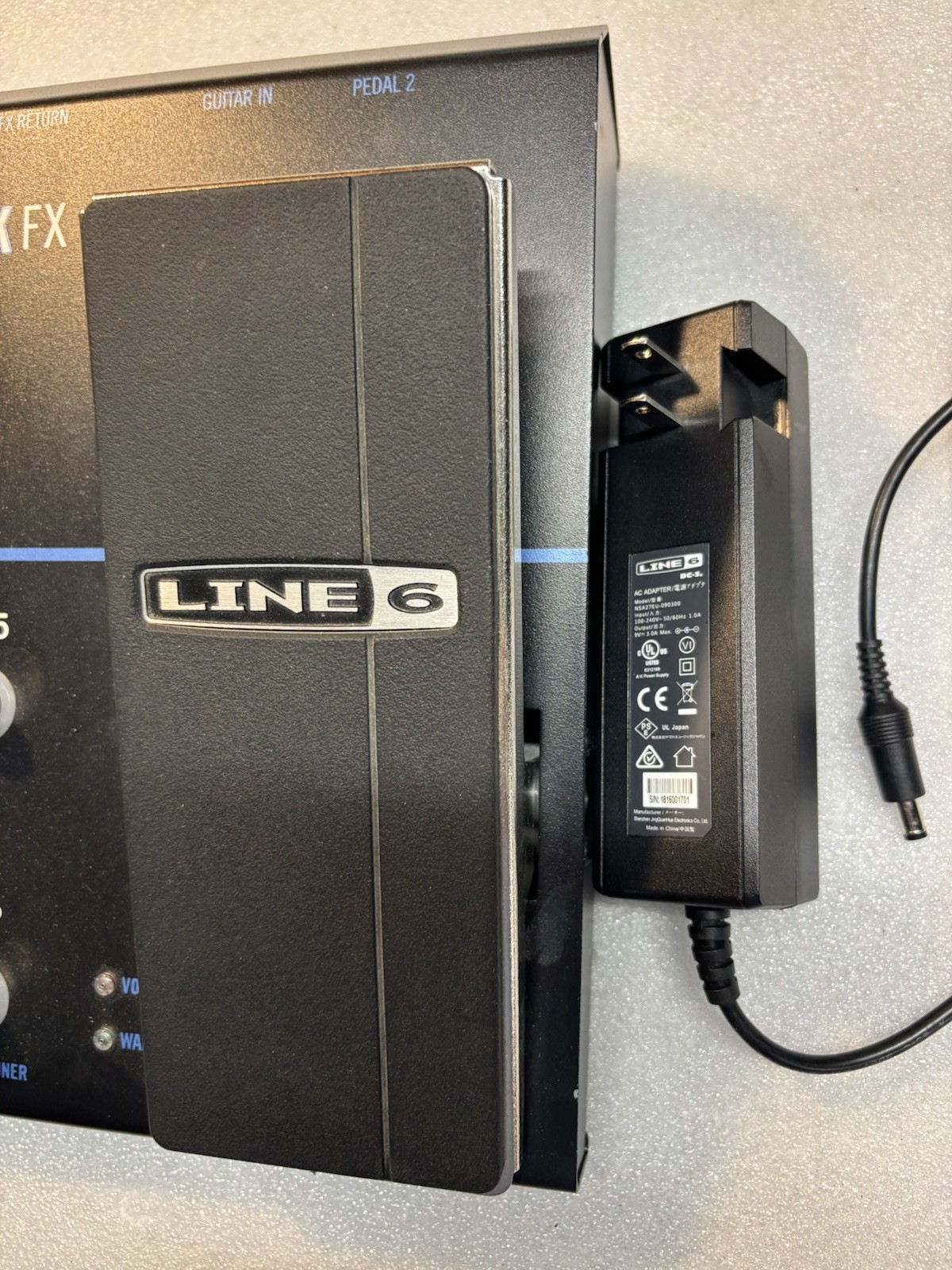Line 6 Firehawk FX Multi-Effects Guitar Effect Pedal