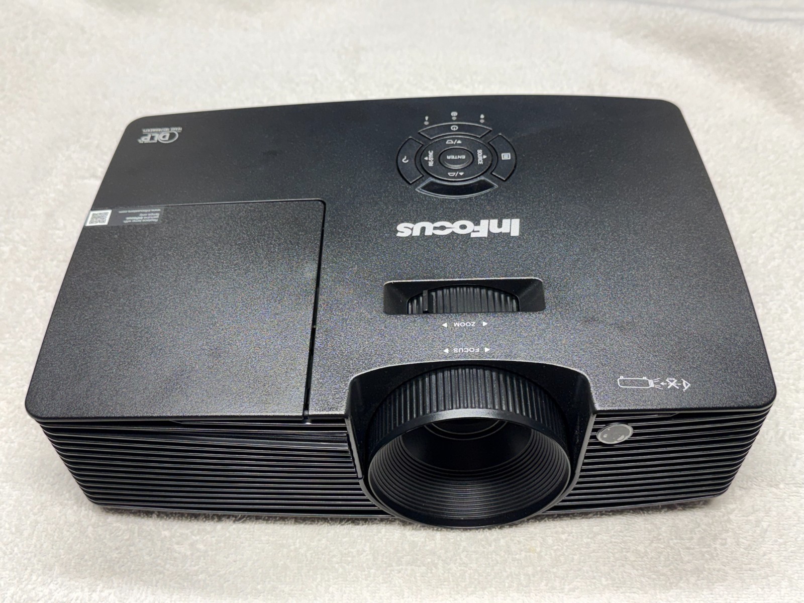 InFocus IN114xa DLP Projector - ONLY 25 LAMP HOURS!