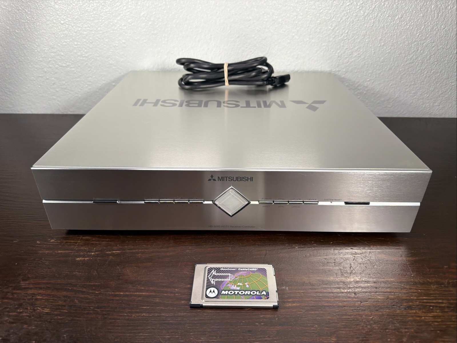 Mitsubishi HDTV Receiver Controller HD-6000 Silver + Cable Card (No Remote)