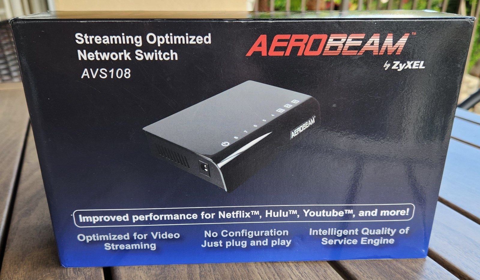 ZyXEL Aerobeam AVS108 v2 8-Port Gigabit Ethernet Streaming Optimized Switch
