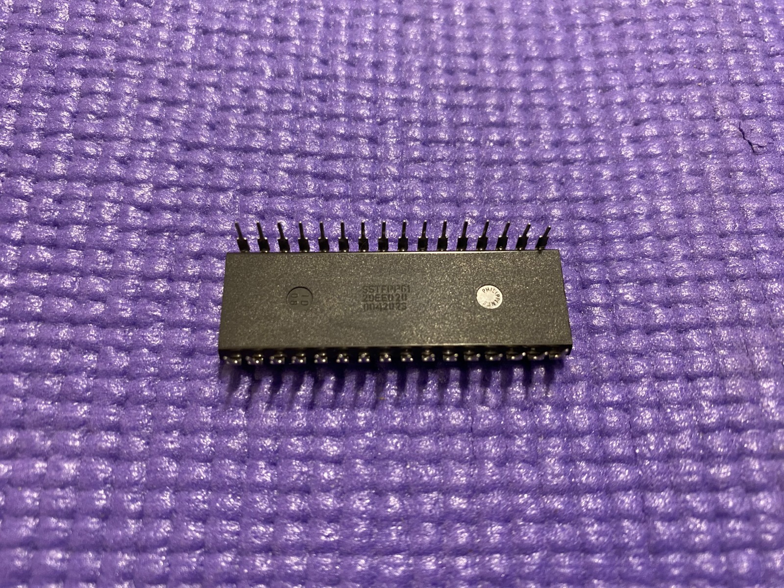 CMOS 32 pin DIP BIOS chip SST 29EE020 (We can program it for free)