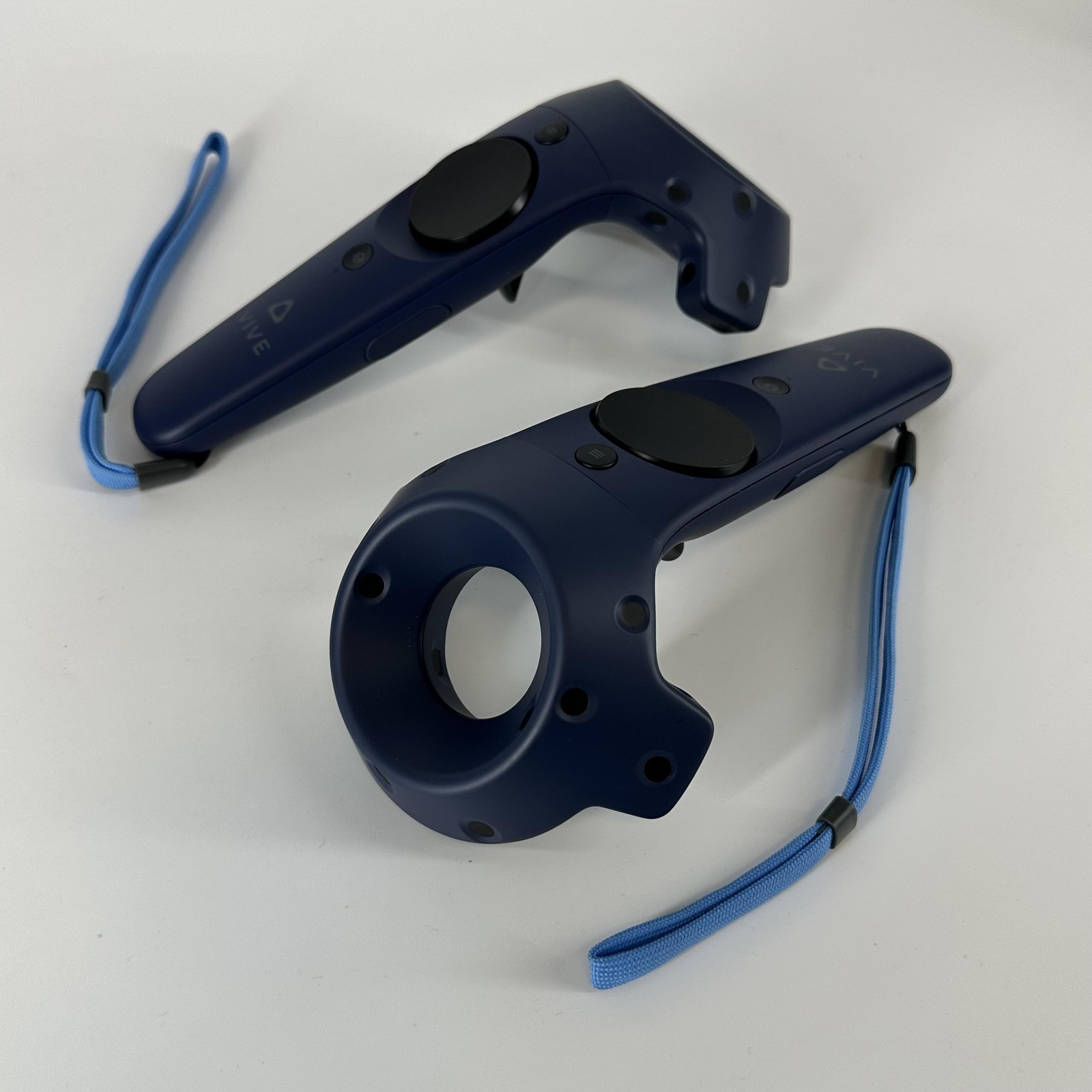 HTC Vive Pro 2 VR Headset w/ Controllers/Link Box/USB Cable- Good w/ LCD Damaged