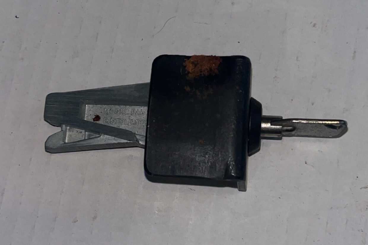 unidentified model pal pistol lock with key
