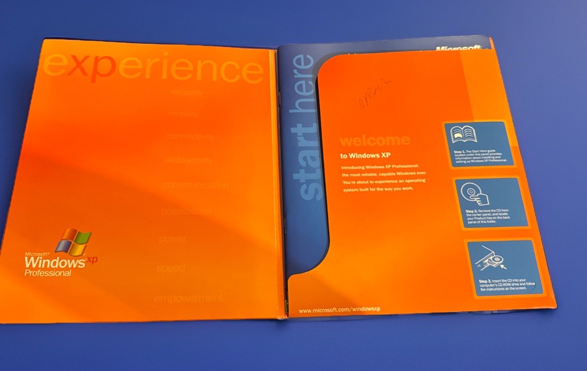 Microsoft Windows XP Professional CD (2002) with License Key