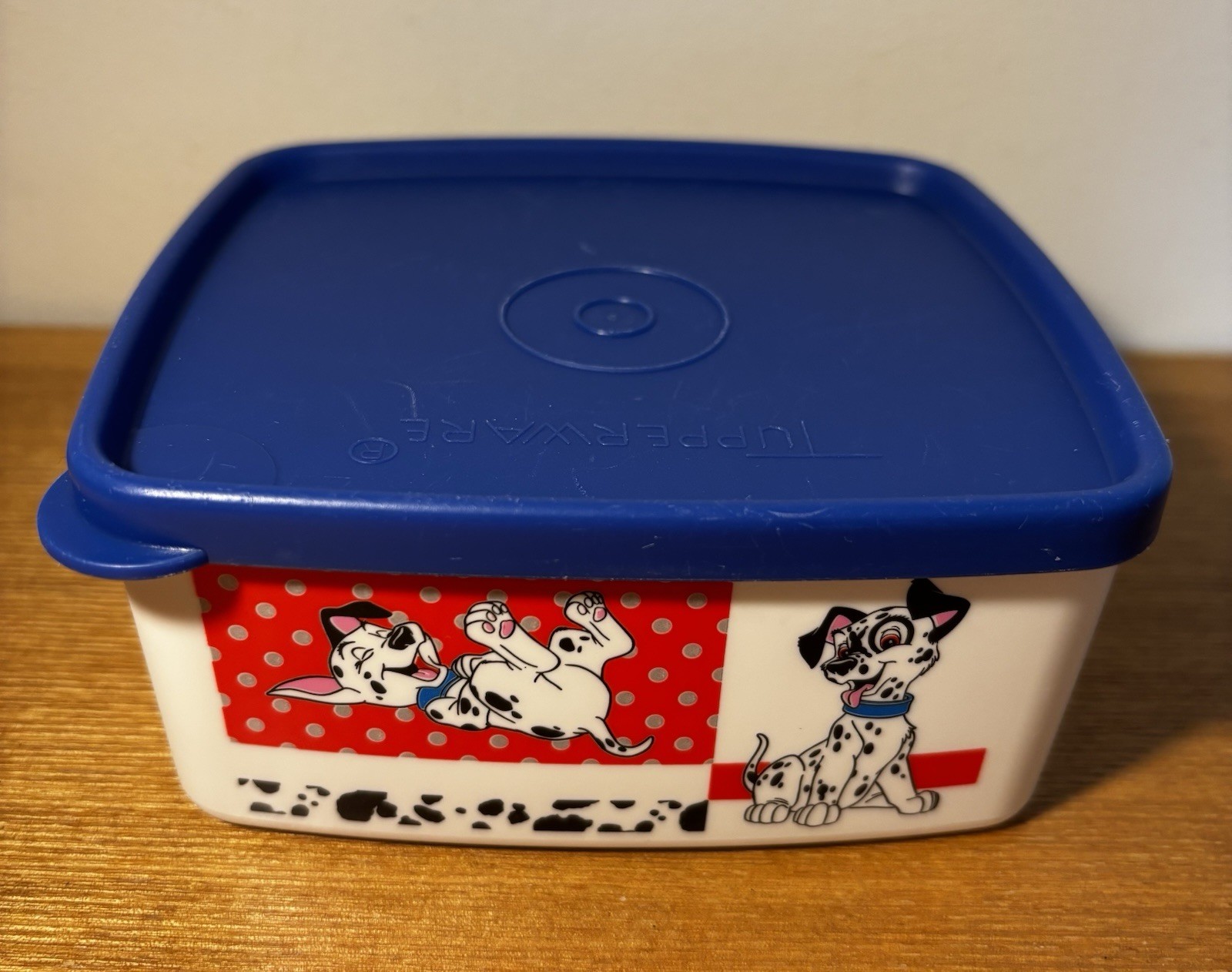 Tupperware Disney 101 Dalmations Box With Seal 400ml Rectangular