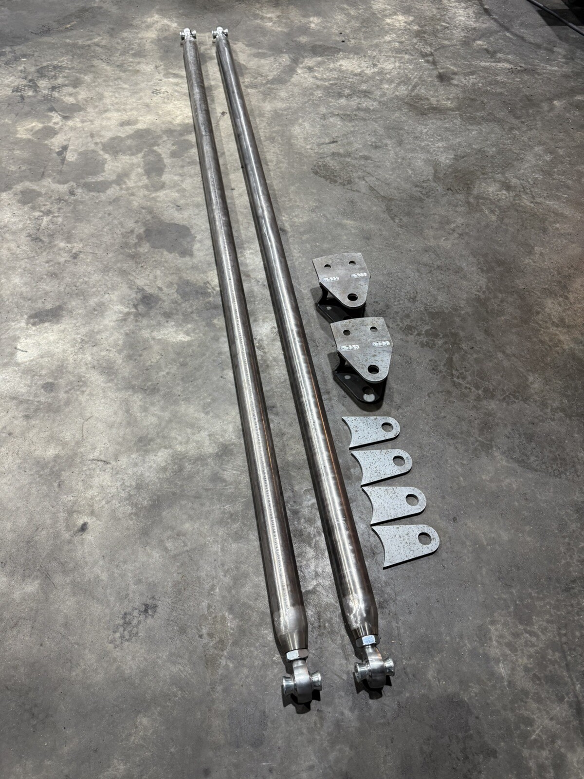 62” Universal Traction Bar Kit (3-1/2” Diameter Axle) Ford Dodge Chevy GMC