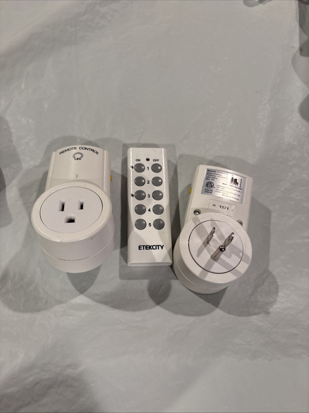 ETEKCITY Remote Control Switches Outlet- Lot of 2 w/ Remote Learning