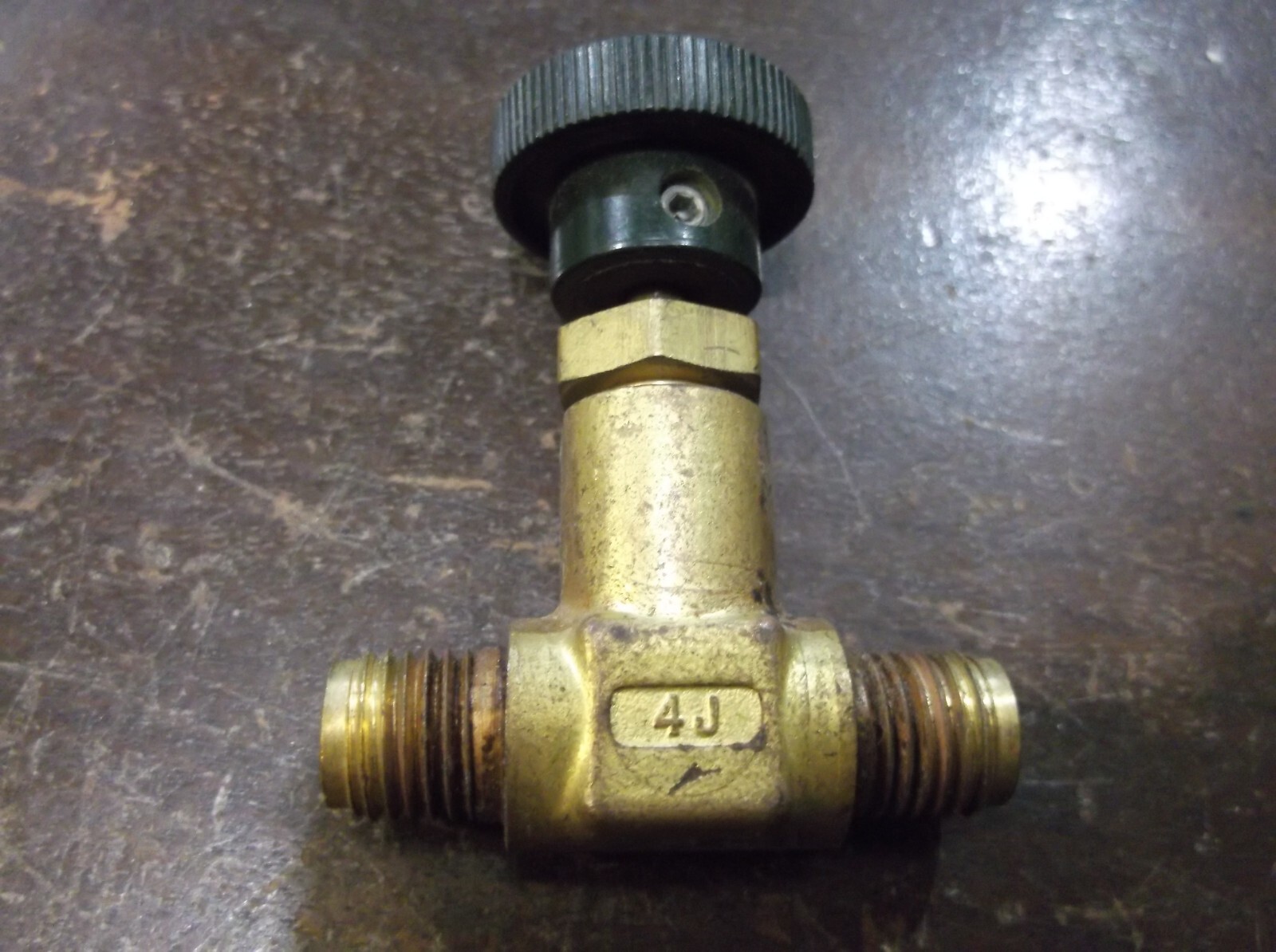 NUPRO 4J BRASS NEEDLE VALVE 1/4" (BIN110)