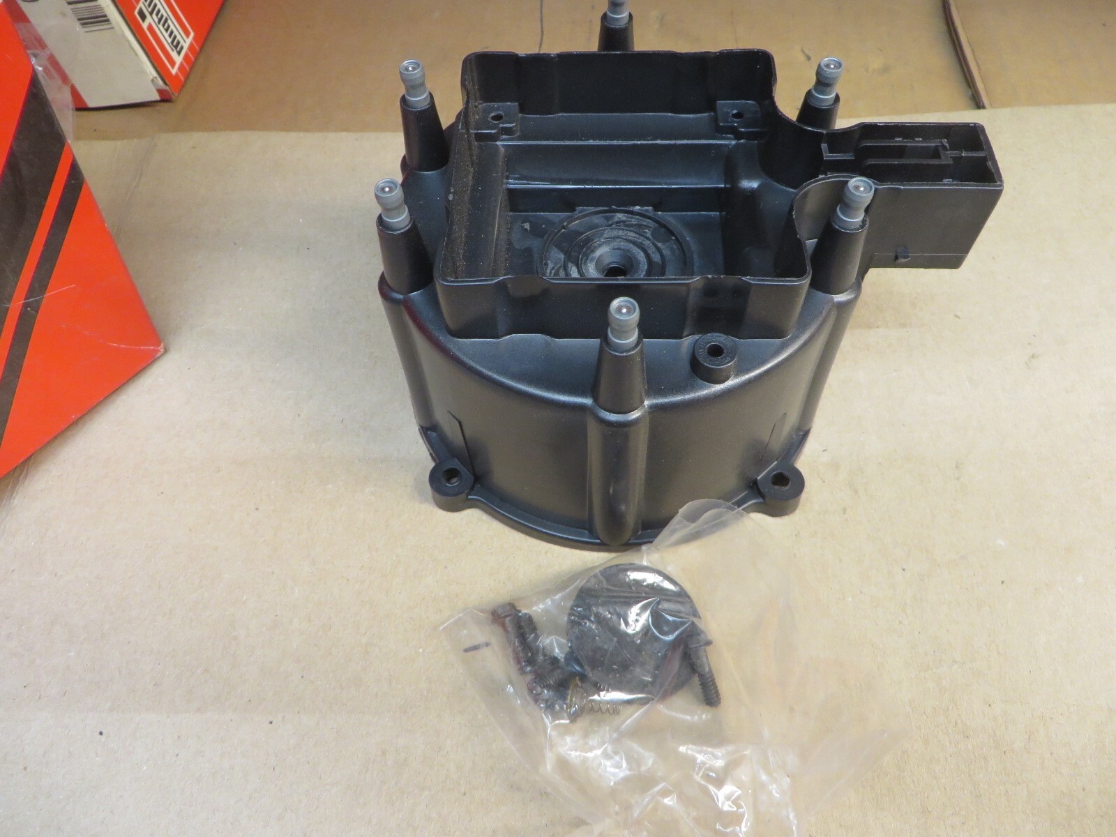 DISTRIBUTOR CAP MIGHTY # 3-345 new Replaces buick olds OEM # 19110933, 1984480