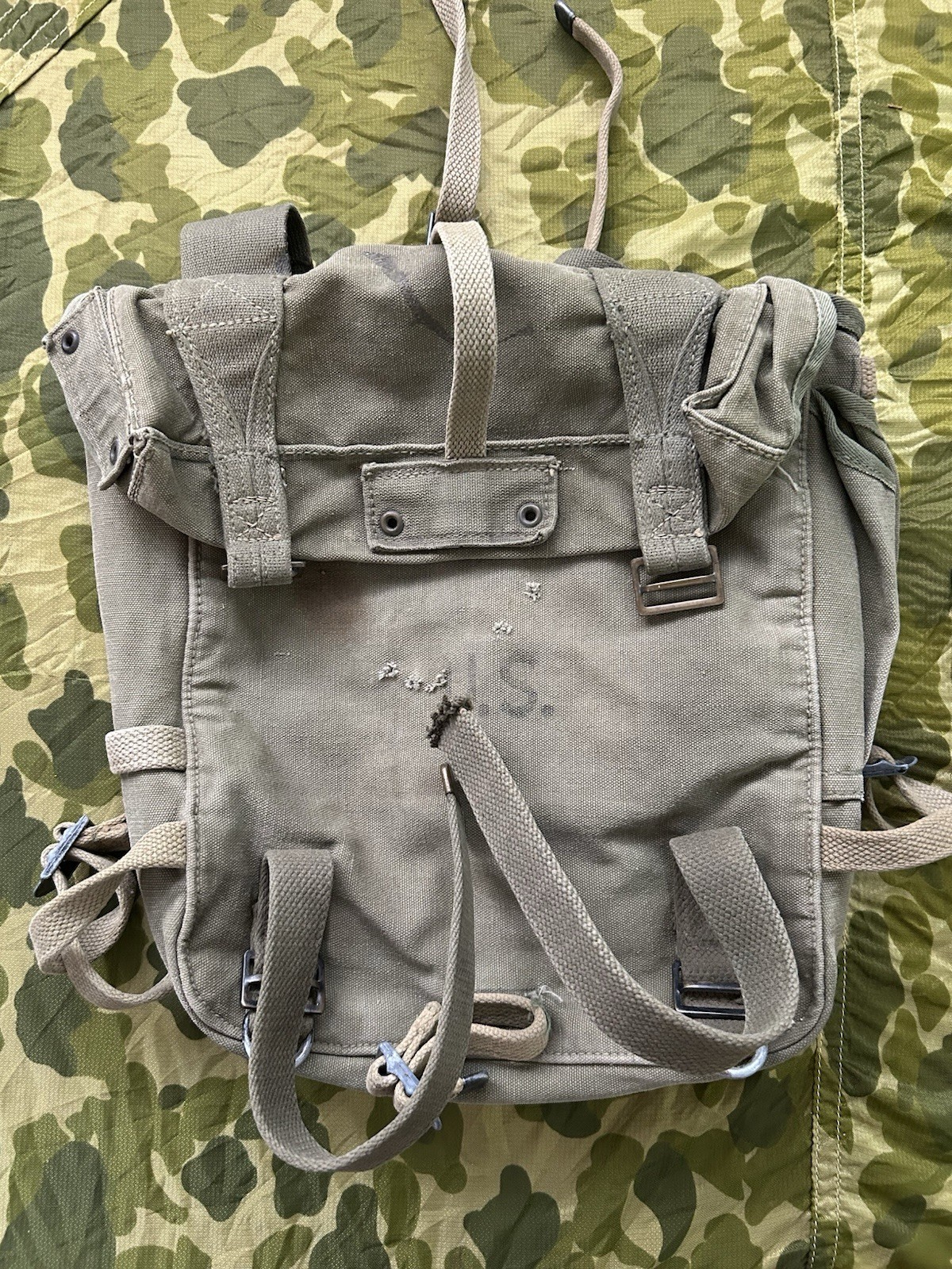 US M1945 Pack Vietnam War Era OD Green Field Pack USMC
