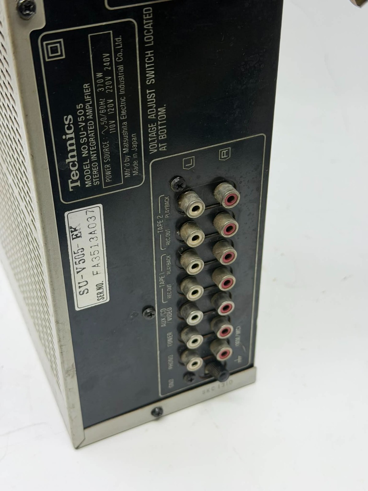 Vintage Technics Stereo Integrated Amplifier SU-V505.