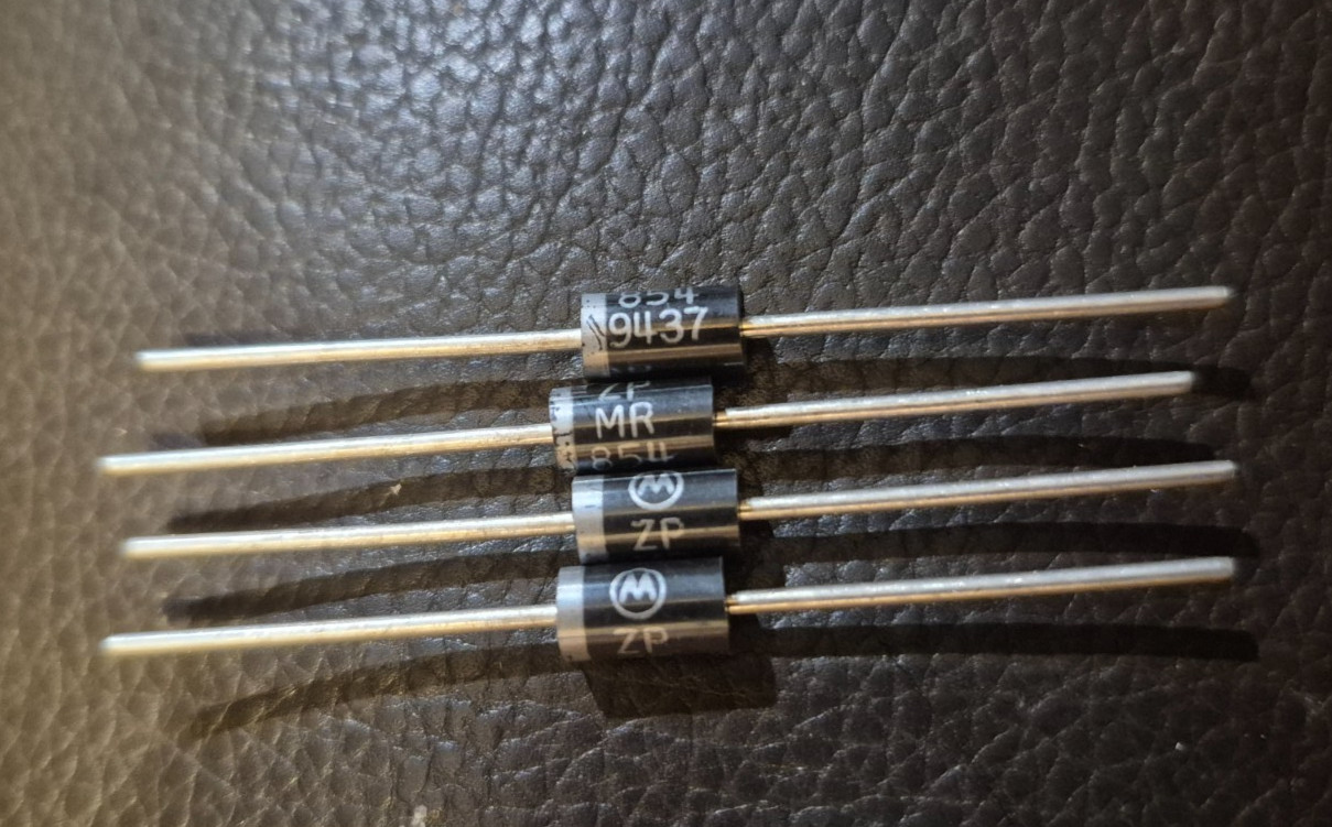 Qty 20 pieces - Motorola-ZPMR854 Fast Recovery Rectifiers  3A, 400V