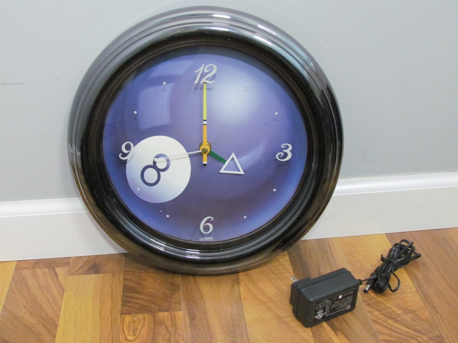 8-Ball Billiards/Pool Neon Clock