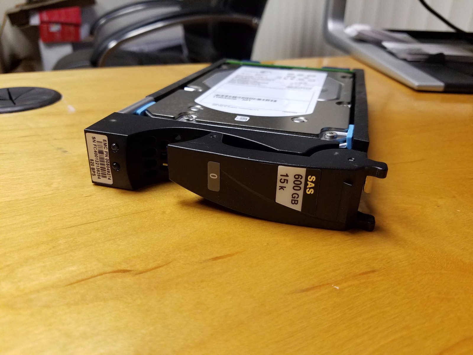 EMC VNX 3300 5100 5300 V3-VS15-600 600GB 15K SAS HDD W TRAY 005049274 118032656