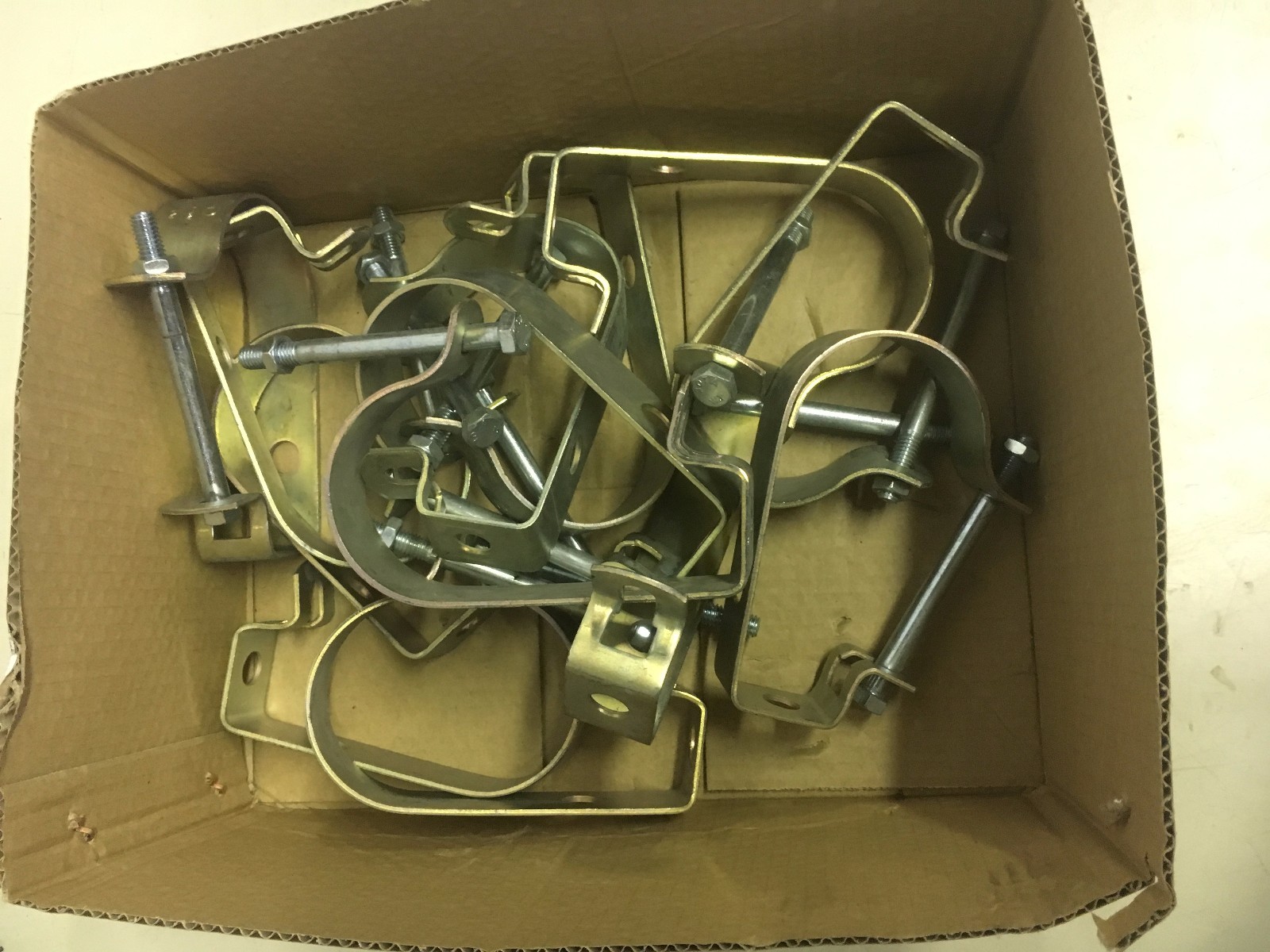 SUPER STRUT C711-2 1/2 NEW NO BOX 2 1/2" J HOOK SEE PICTURES SHELF C6