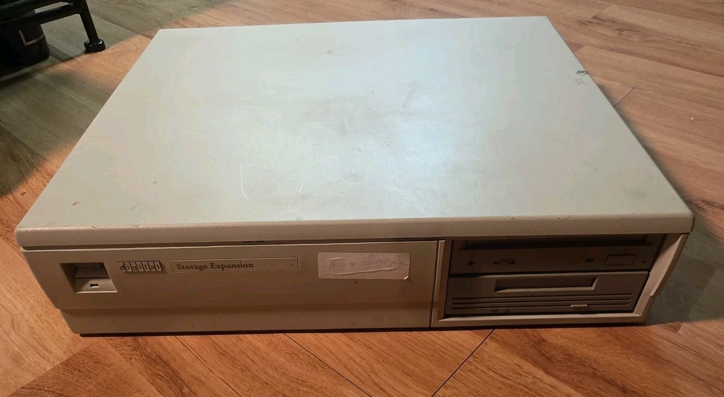 Vintage Digital SZ16C-XA  STORAGE EXPANSION BASE UNIT