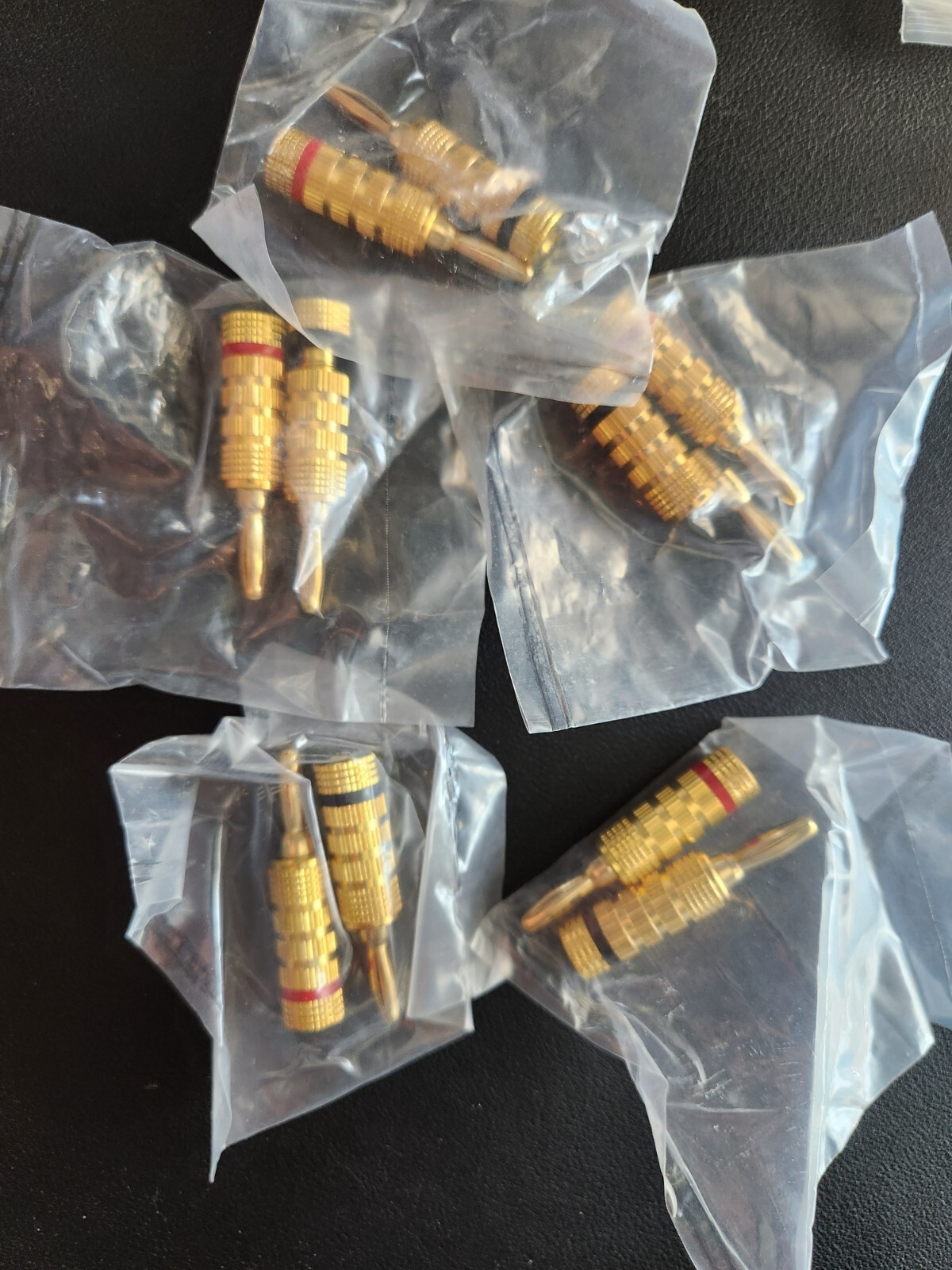 WGGE WG-3333 24k Gold Plated Speaker Banana Plugs-Closed Screw Type (4 Pairs)