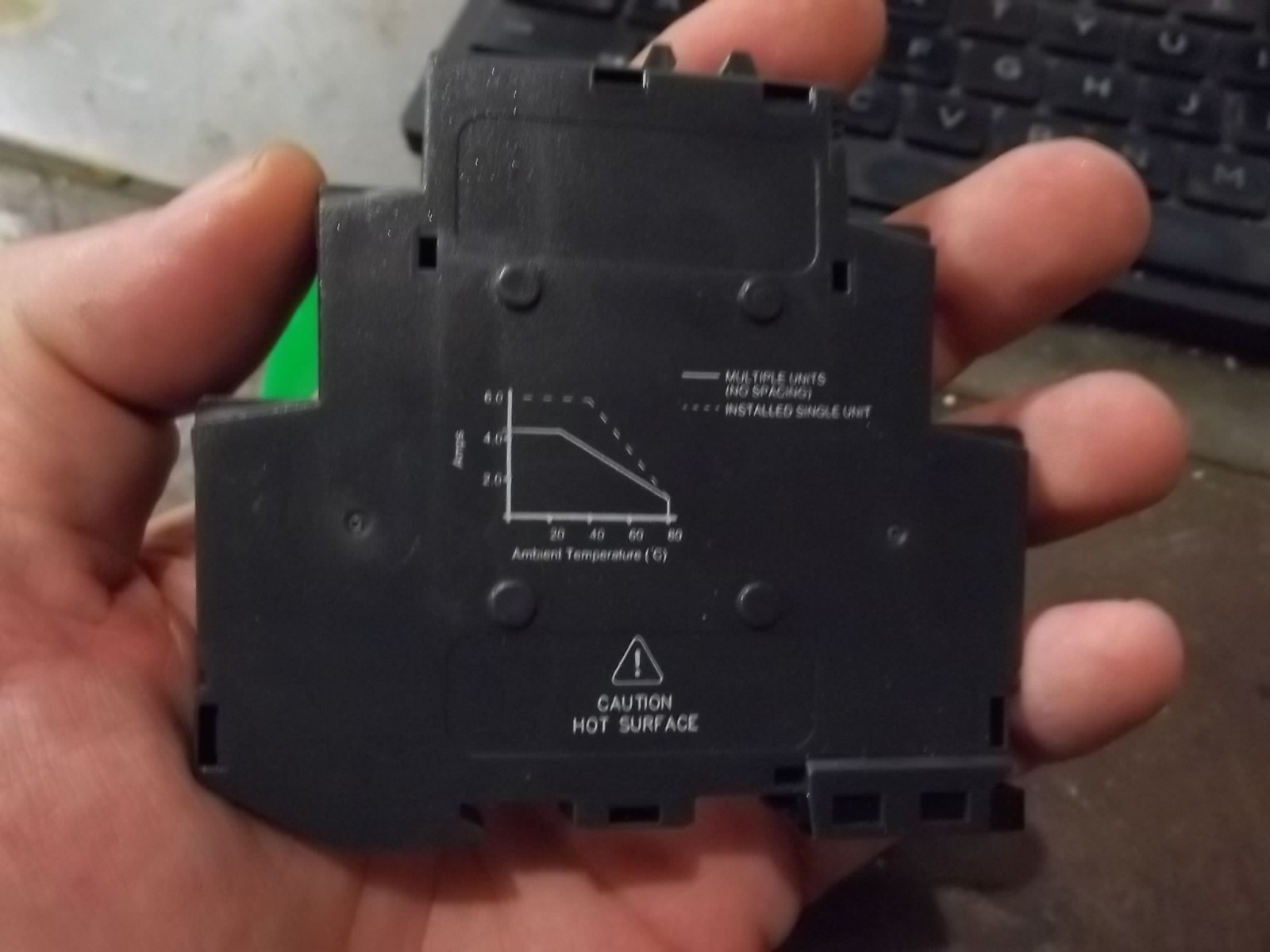 NIB SCHNEIDER SSM1D26BD SOLID STATE RELAY (WL52-2)