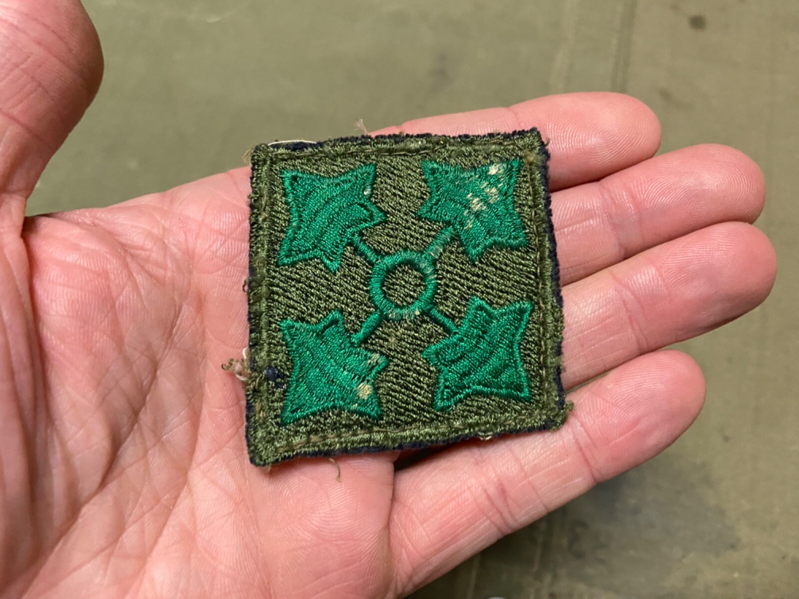 ORIGINAL WWII US ARMY 4TH INFANTRY DIVISION JACKET SLEEVE INSIGNIA PATCH