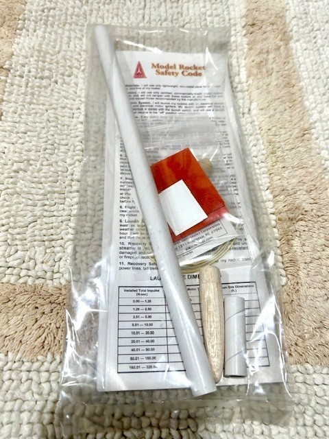 Semroc THUNDERBEE Flying Model Rocket Kit No. KA-1 Made In USA