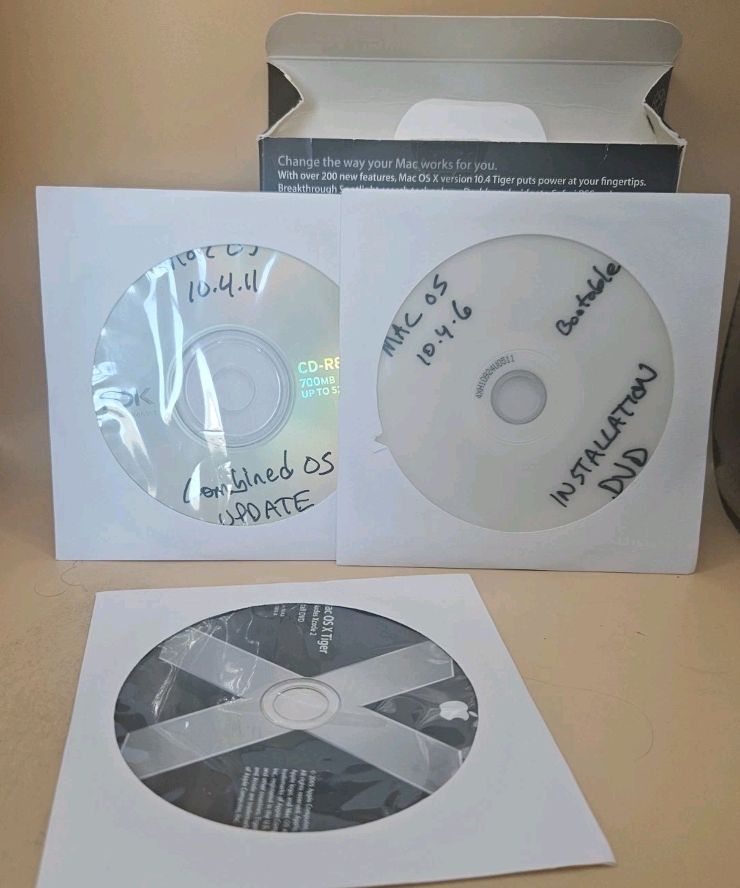Boxed Apple Mac OS X 10.4 Tiger (MA453Z/A)
