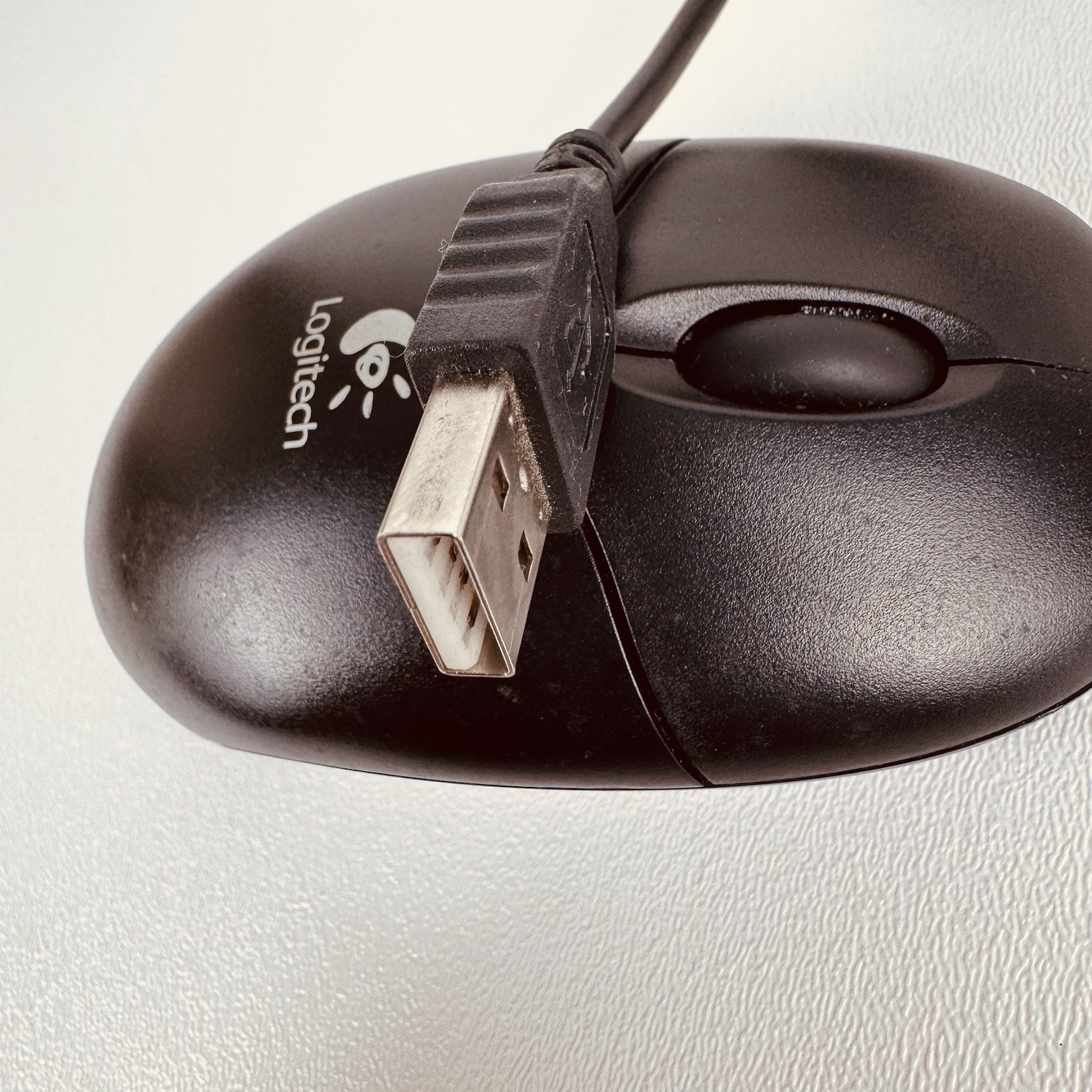 Logitech Wired USB Optical Computer Mouse — Tested & Working — Black