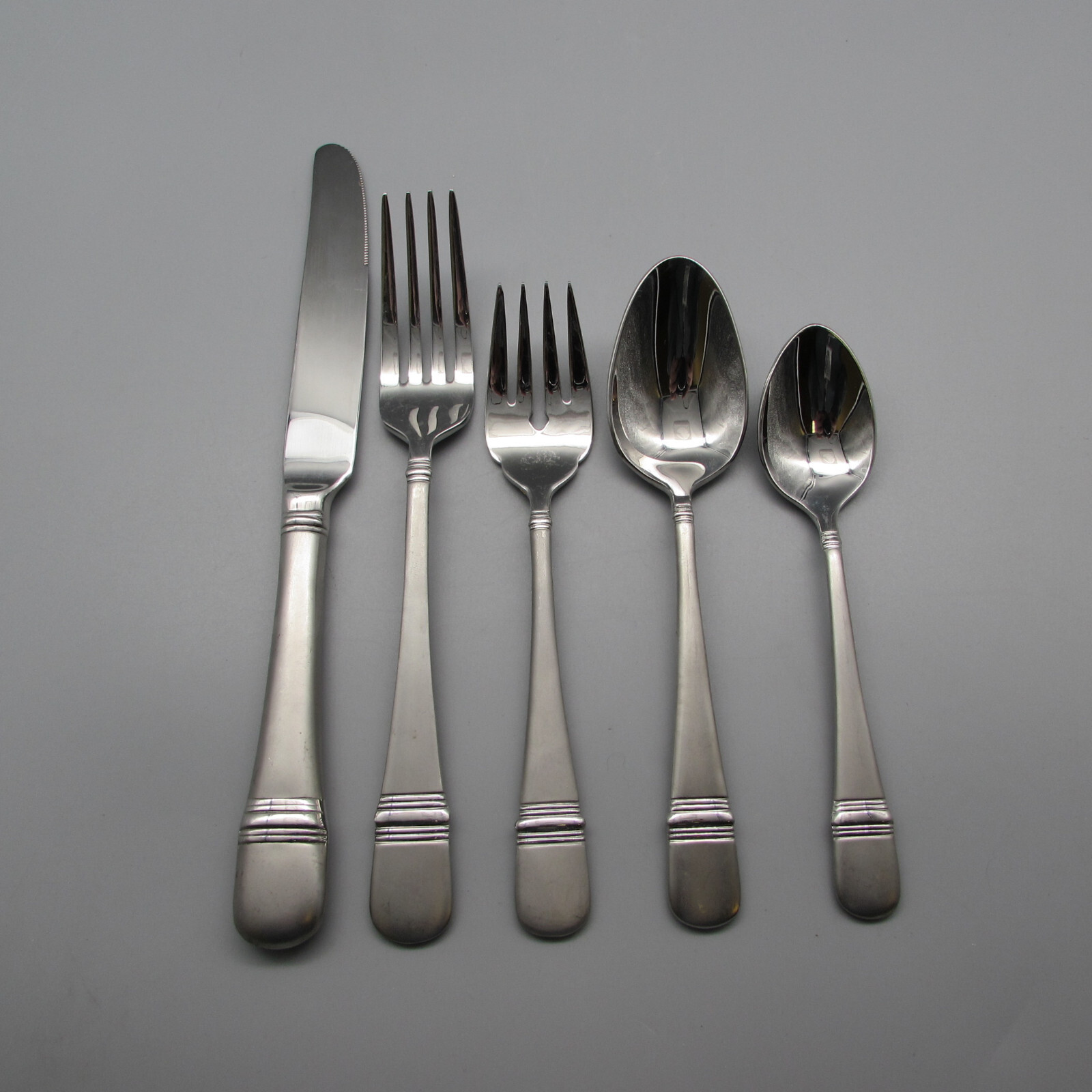 Oneida Stainless Flatware SATIN ASTRAGAL -  5pc Place Setting  / NO