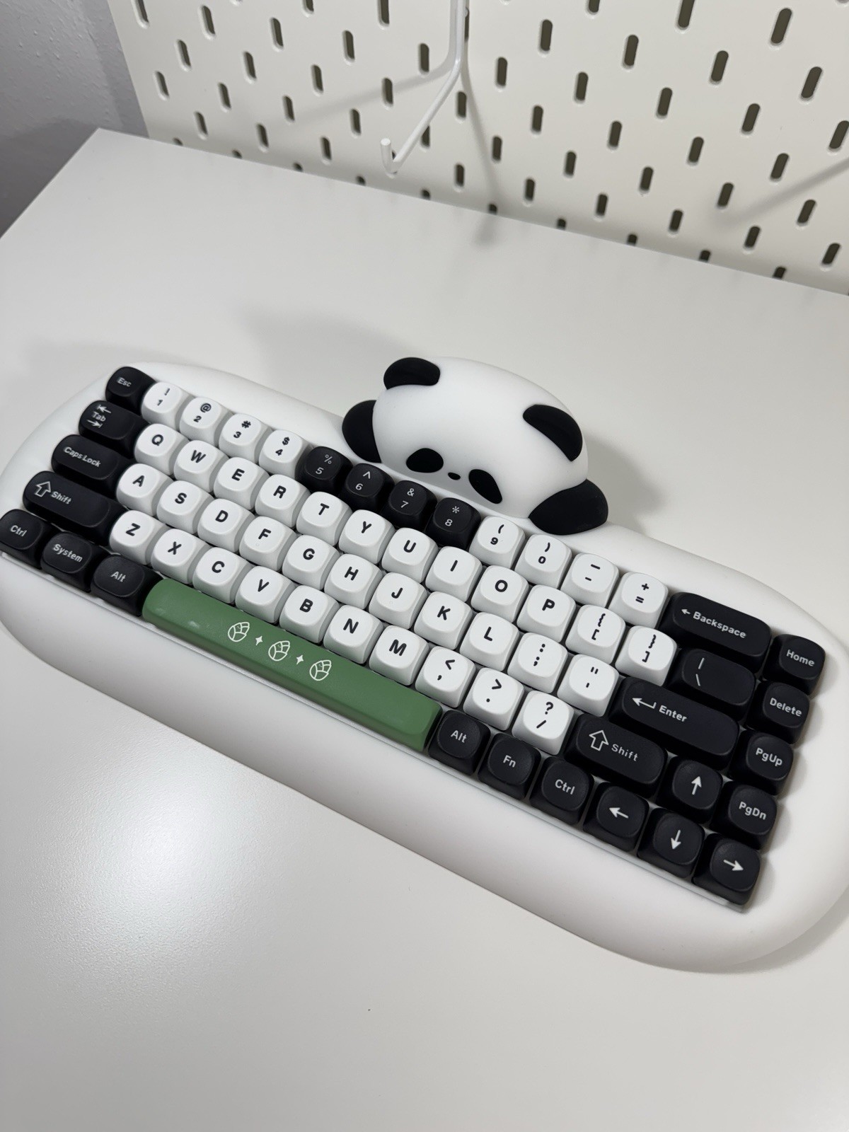 YUNZII Mechanical Keyboard Wireless RGB Backlit White Black Green QWERTY Layout