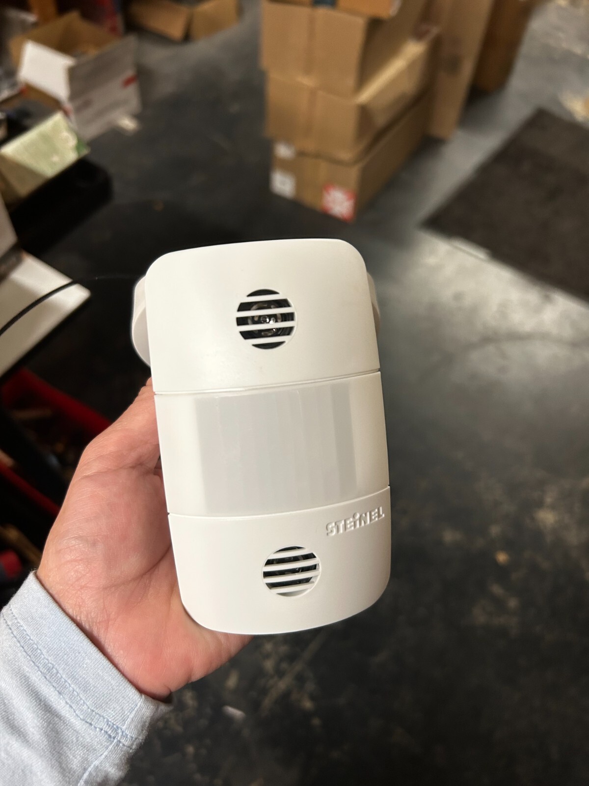 PRESENCE DETECTOR