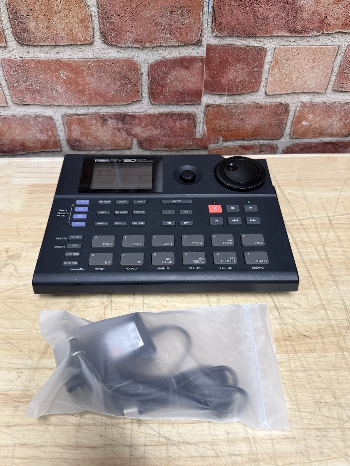 YAMAHA RY20 Rhythm Programmer Drum Machine